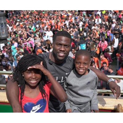 15 Super Cute Photos Of Kevin Hart With His Kids